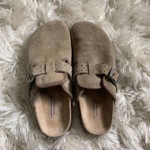 American Eagle Slip On Shoes